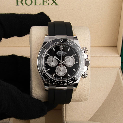 Rolex Daytona, 18K White Gold, Black Dial, Oysterflex Bracelet