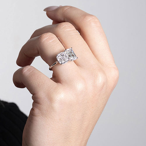 Emerald & Cushion Cut Diamond Toi et Moi Ring