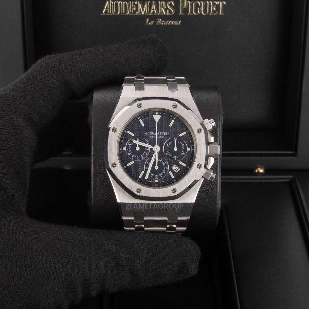 Audemars Piguet Royal Oak, Stainless Steel, Black Dial, 39 mm
