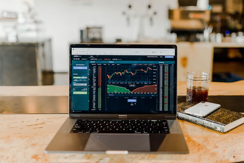 Untitled-1 27 How to Use Your Luxury Watch to Profit From Stock Market Volatility